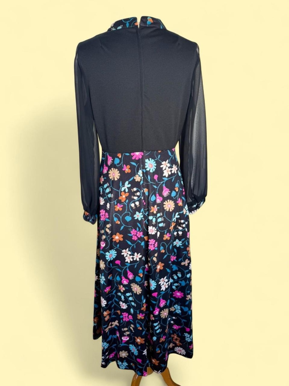 70s vintage floral maxi dress, size L - Picture 3 of 8